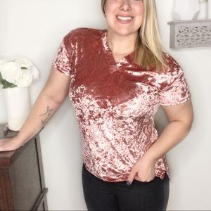 Entro crushed velvet v neck shirt sleeve top pink size small